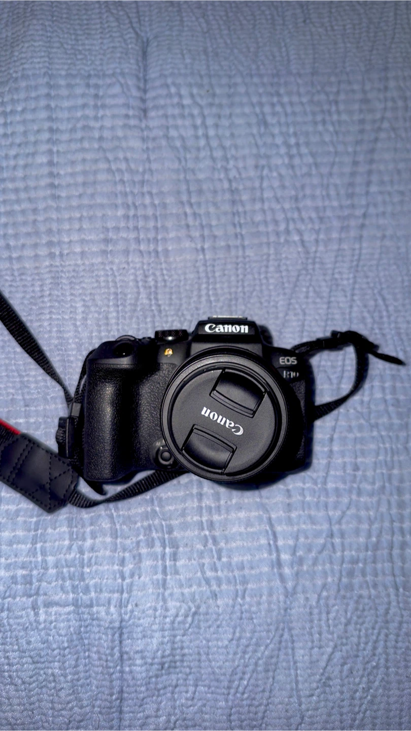 Canon EOS R10 Camera with 18-45mm Lens