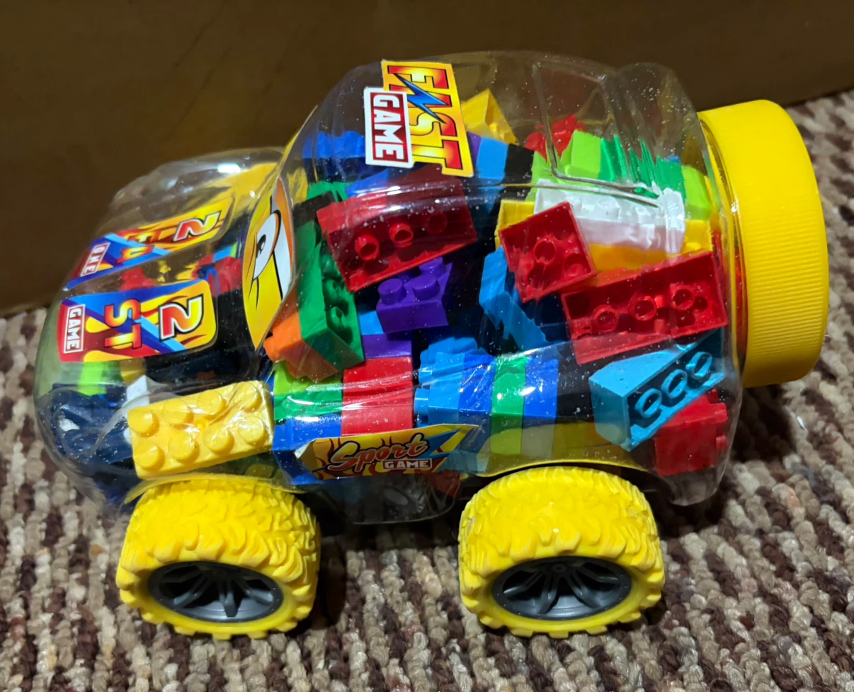 Fast Game building block set in toy truck container - photo 2