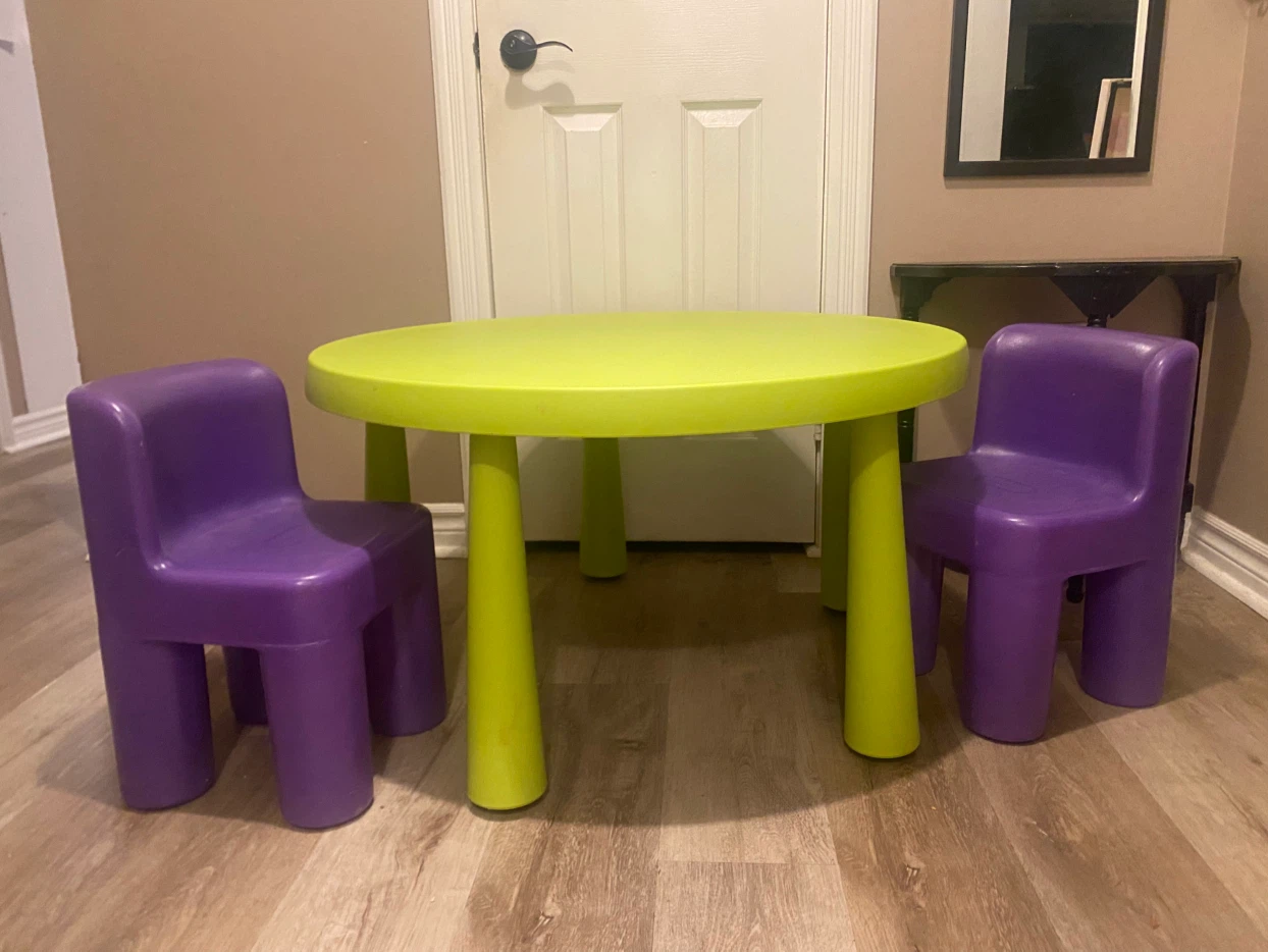 Kids table and chairs - photo 2