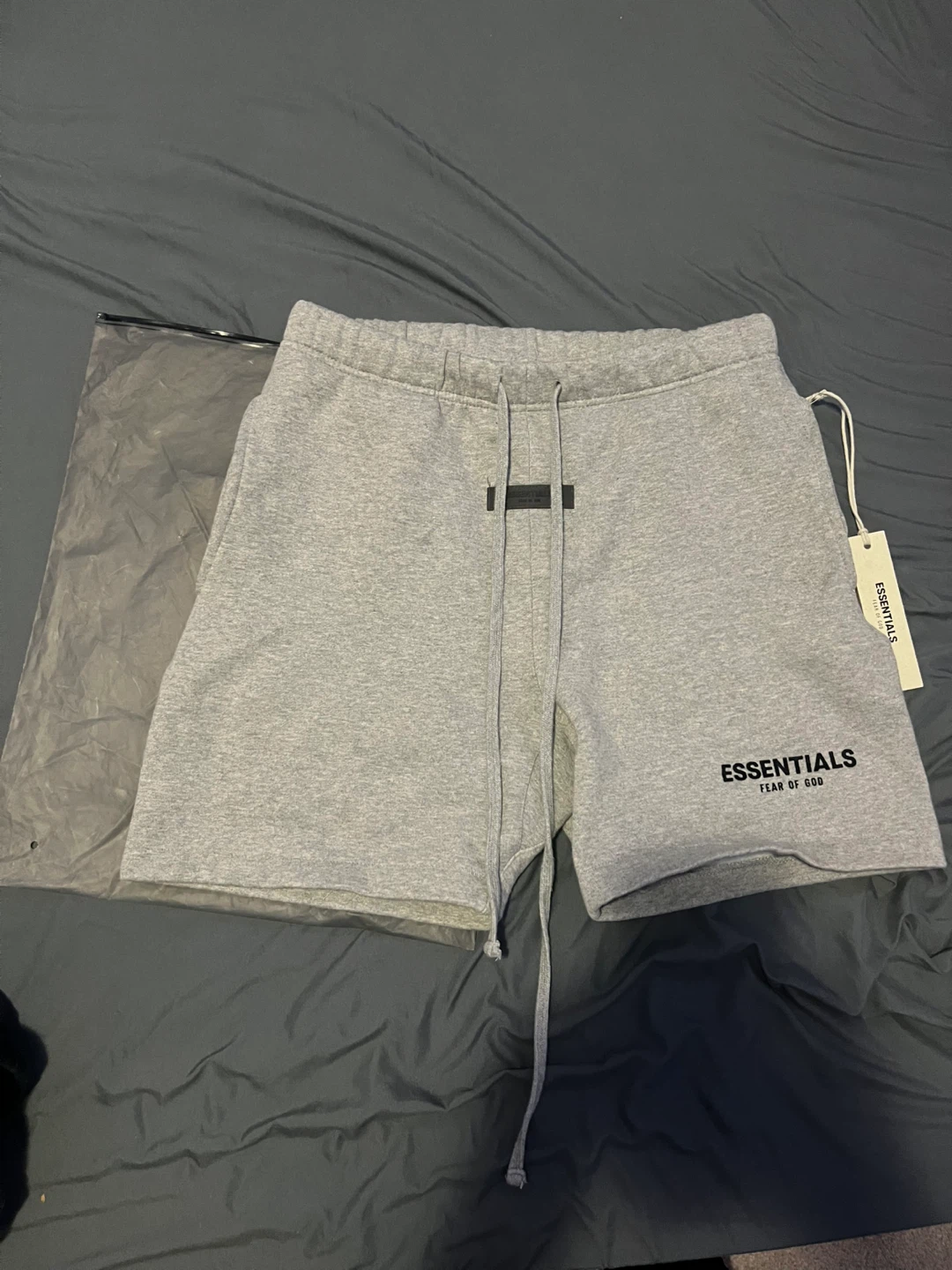 Dark oat essential shorts