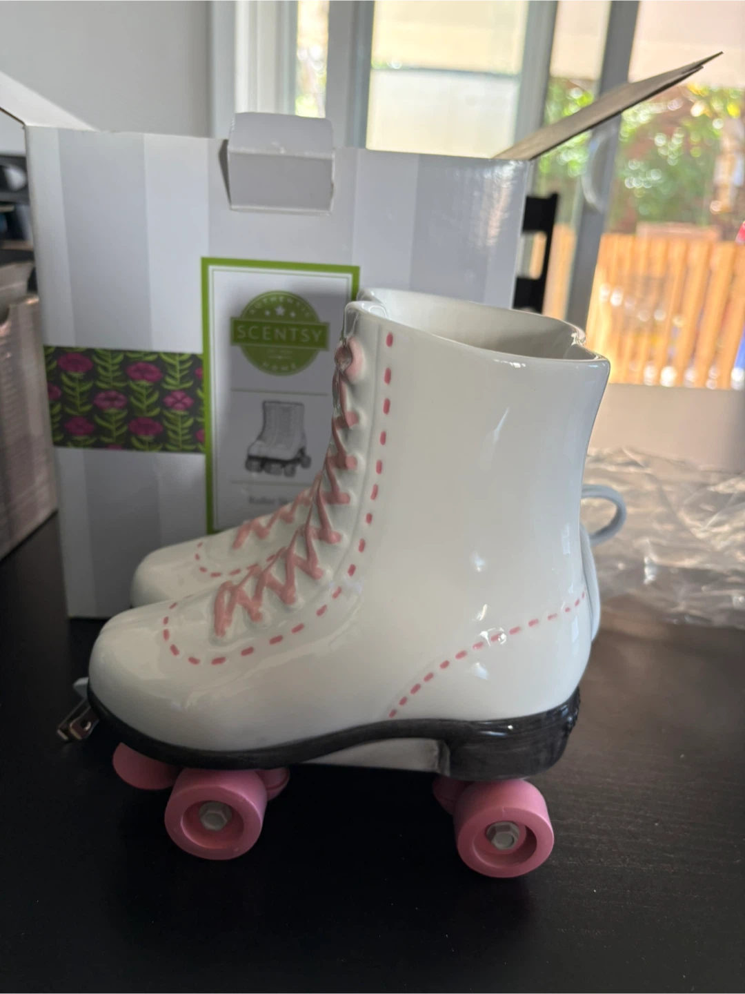 Scentsy Roller Skates Warmer