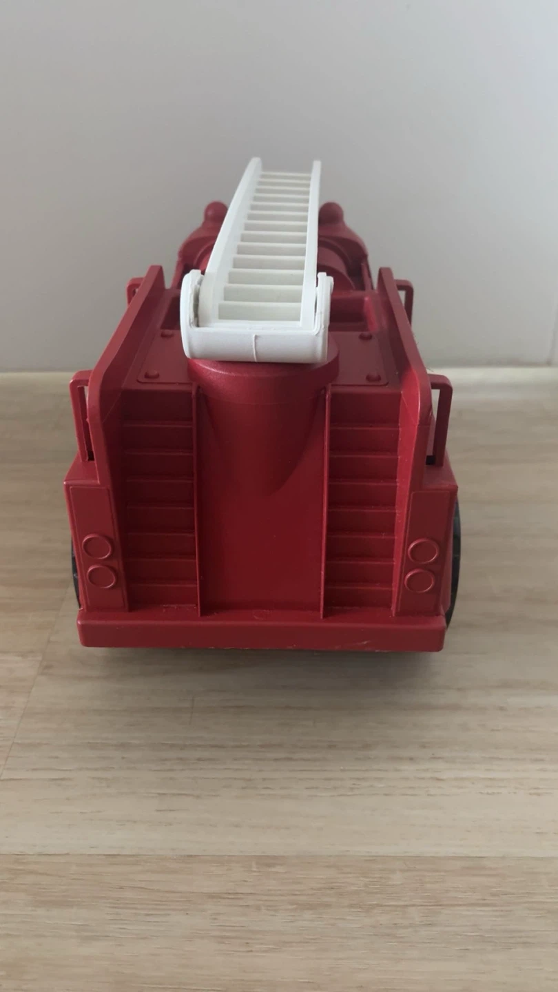 Green Toys Modern Recycled Plastic Fire Truck - photo 3