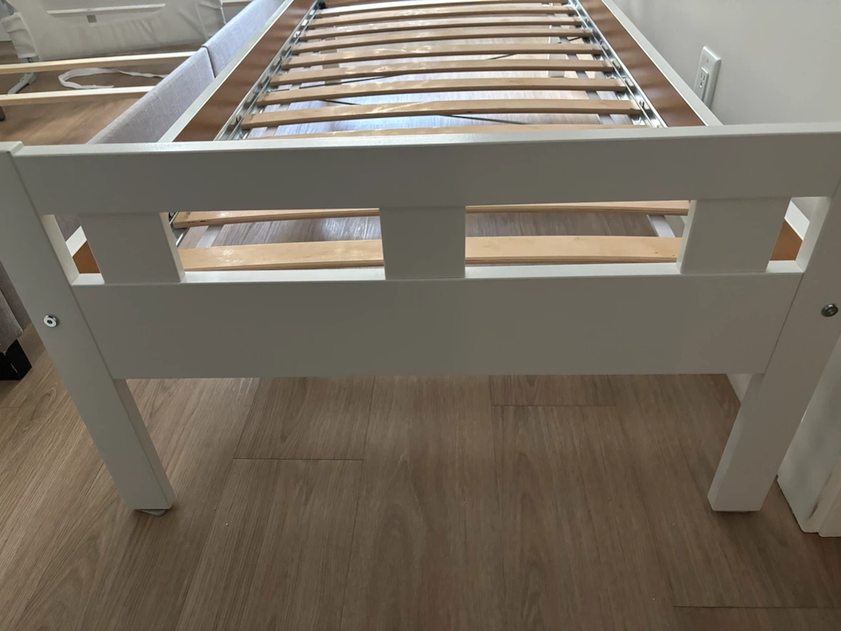 IKEA white kids twin bed with Luroy slats - photo 5