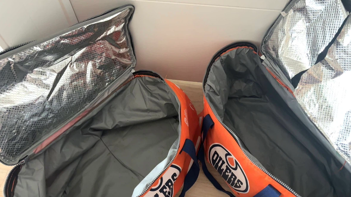 Molson Canadian 2010s Edmonton Oilers Cooler Bag - photo 2