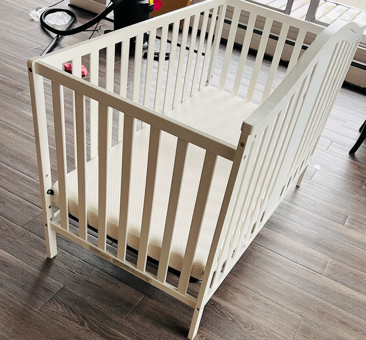 Graco 4-in-1 Convertible Baby Crib + Mattress Included (White) - photo 3