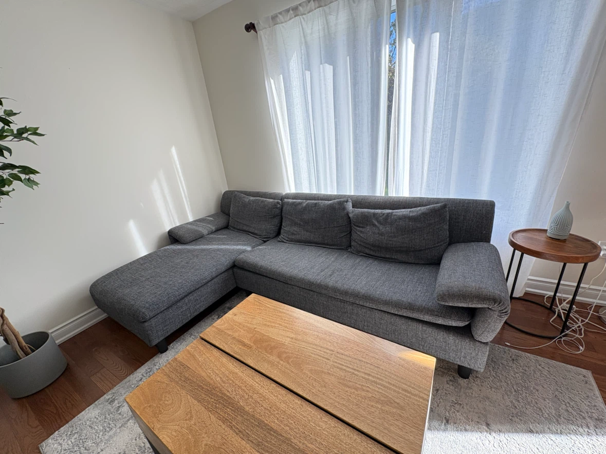 Free modular sectional sofa - reversible chaise