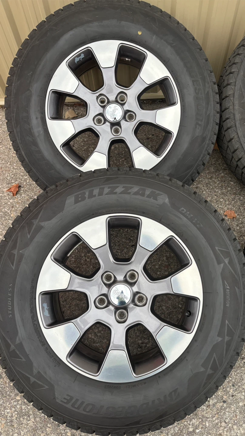 4 x 255/70/18 BRIDGESTONE WINTER TIRES AND JEEP RIMS $1550 - photo 3
