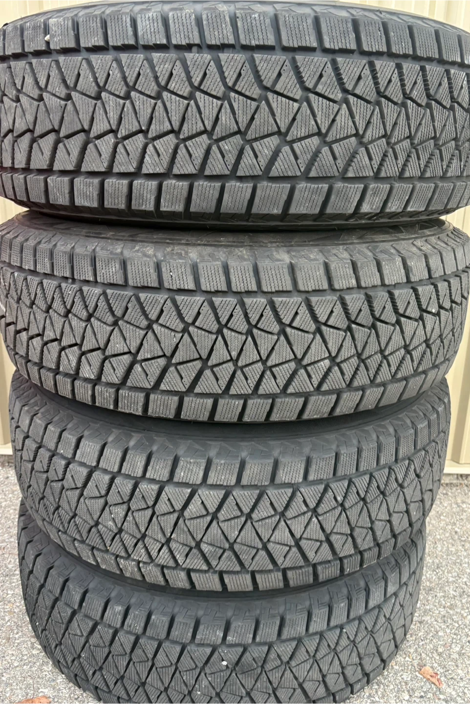 4 x 255/70/18 BRIDGESTONE WINTER TIRES AND JEEP RIMS $1550 - photo 5