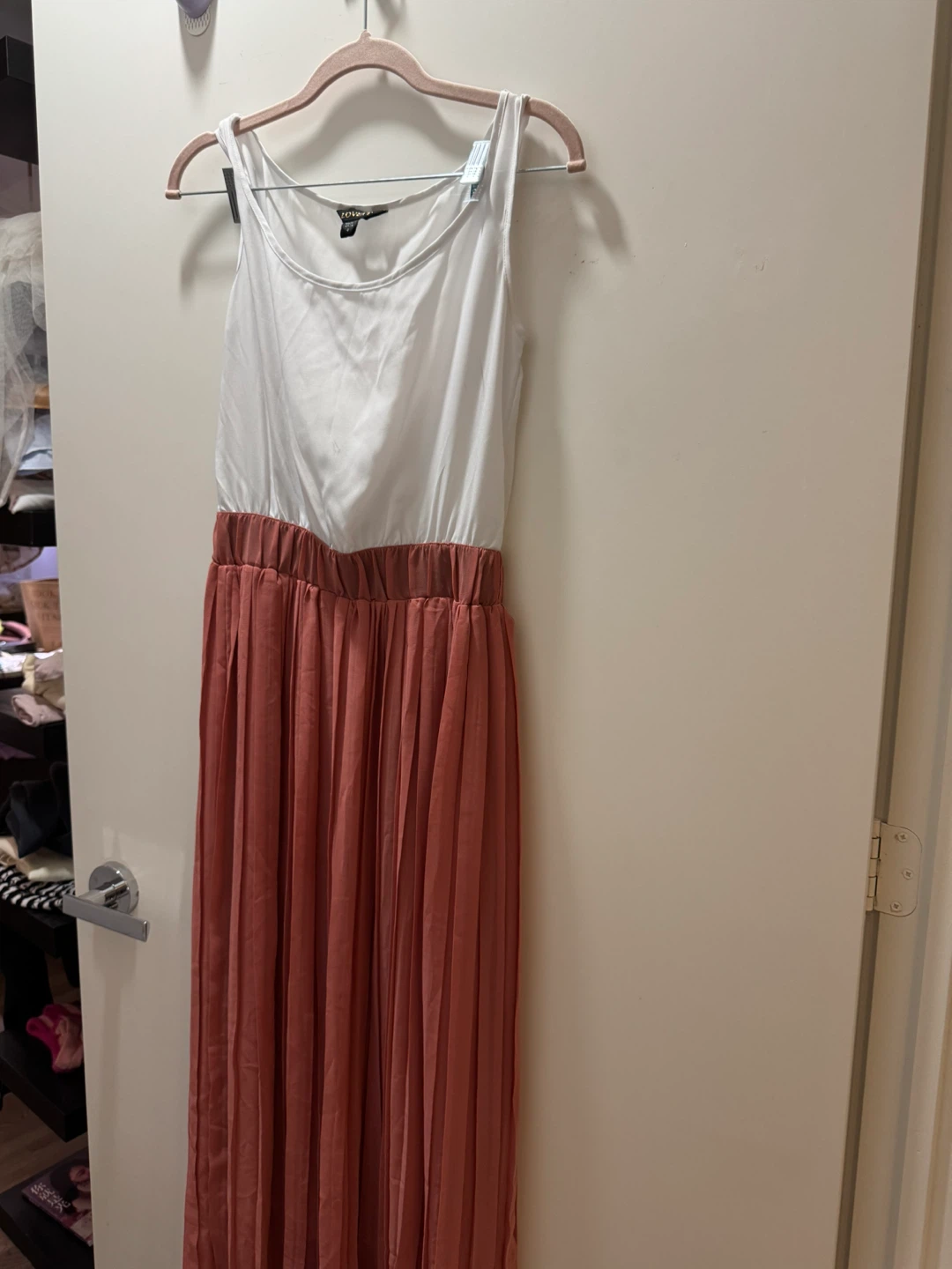 LoveIt Atelier Pleated Maxi Dress
