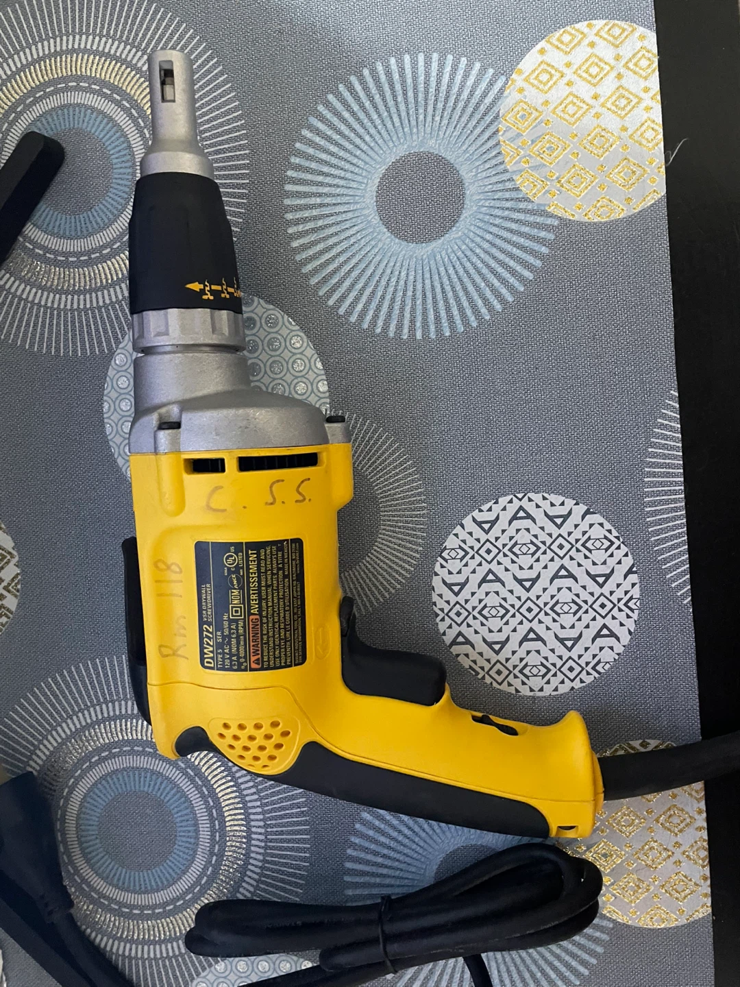 Selling a DEWALT DW272 4,000 RPM VSR Drywall Screwgun. - photo 2