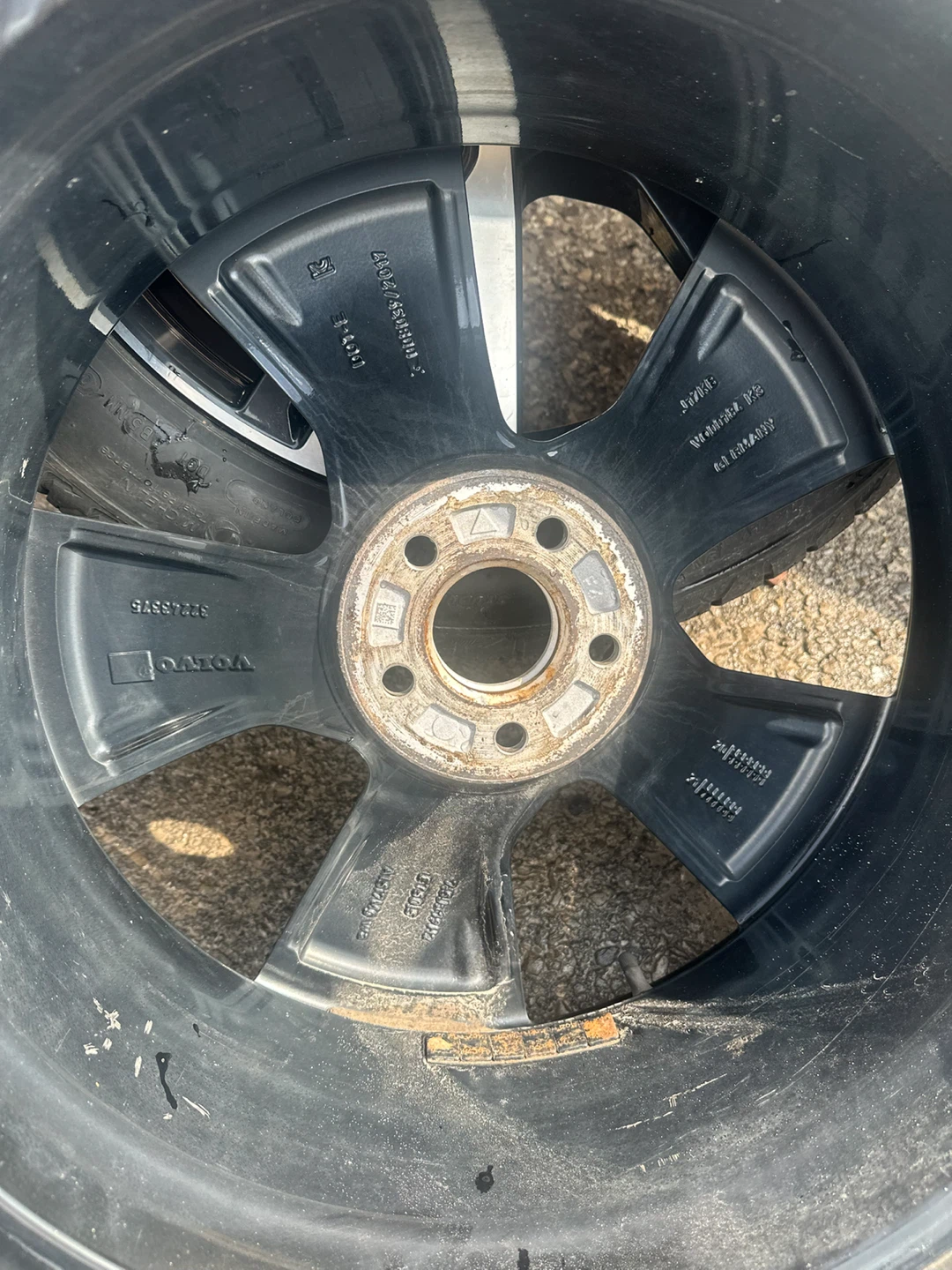 Set of 4 Michelin Winter Tires with Volvo Rims - photo 2