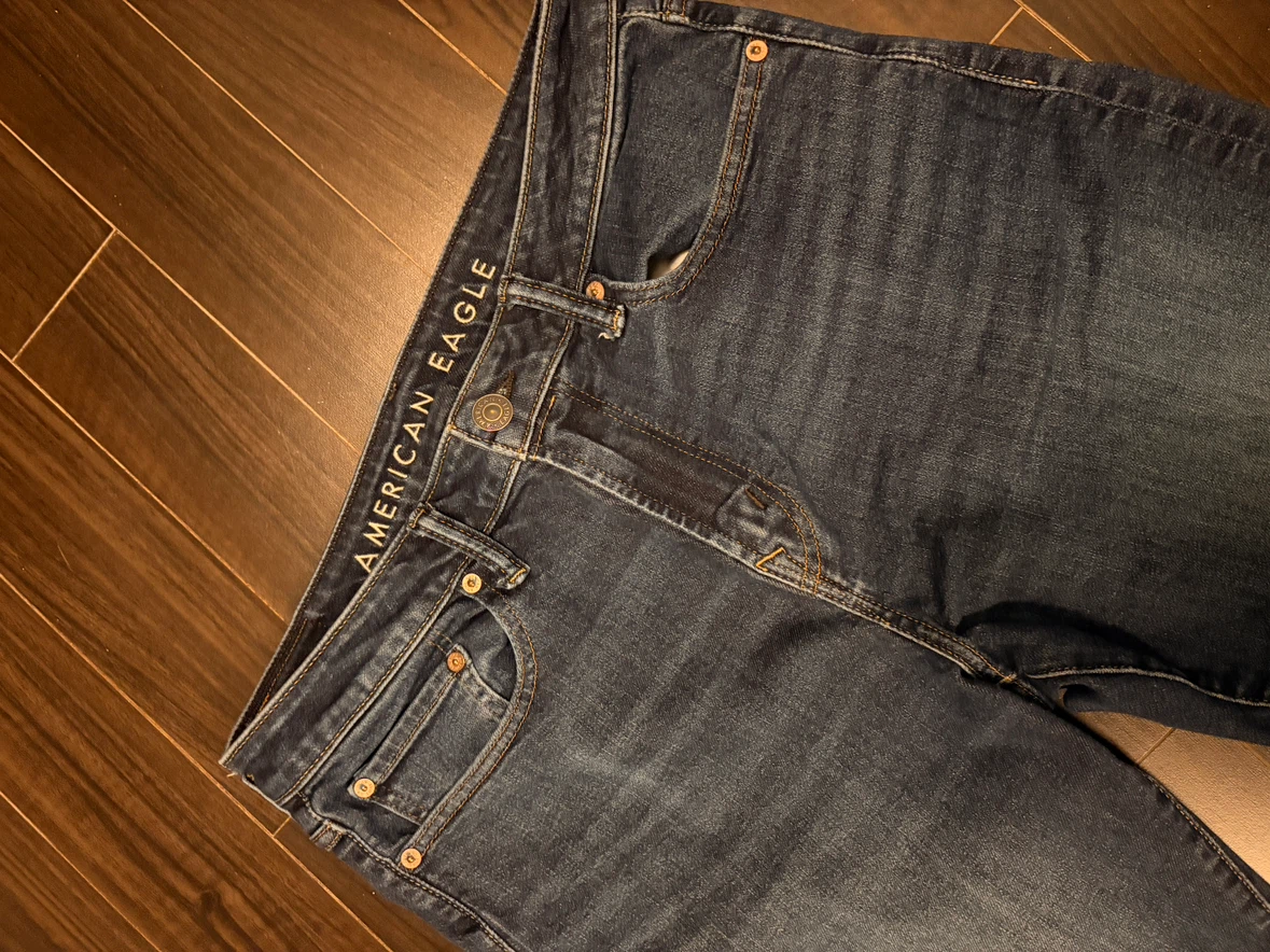 Two pairs of American Eagle jeans - Size US 32