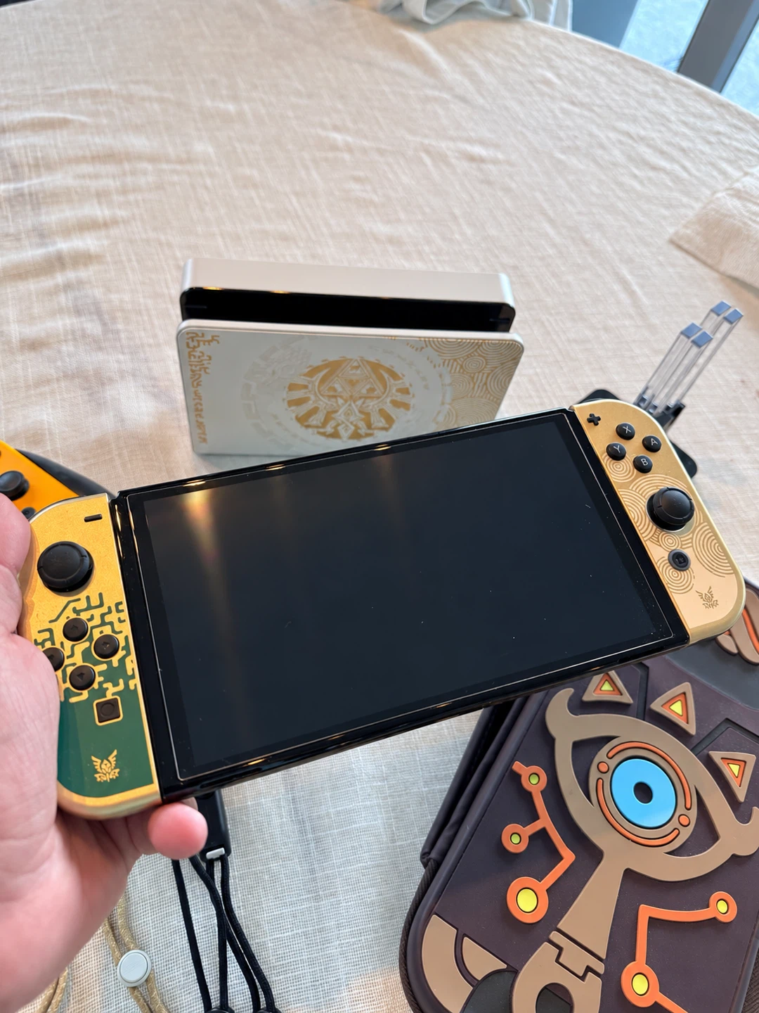 Nintendo Switch OLED Zelda Edition + 4 Joy-Cons & Accessories - photo 2