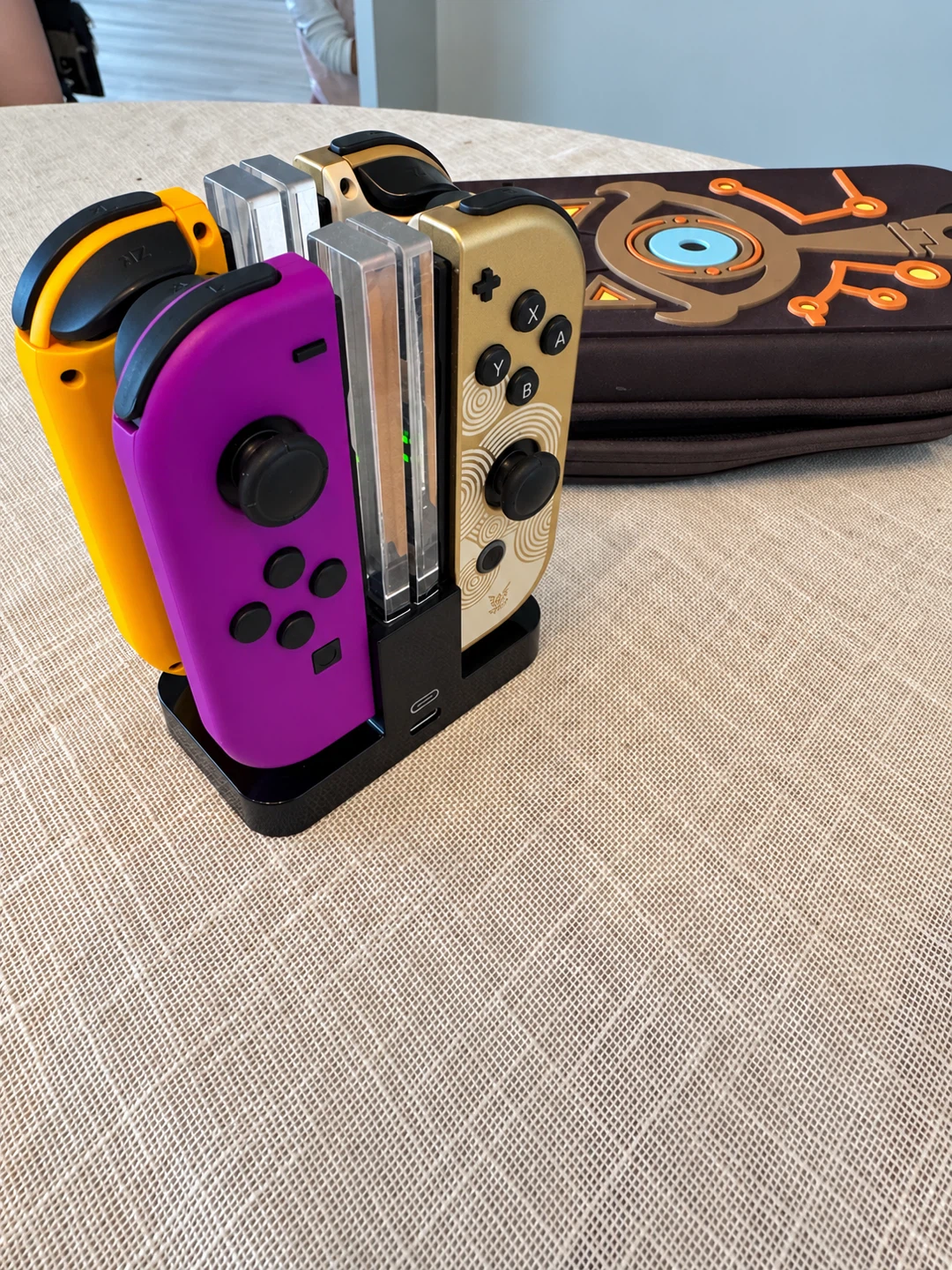 Nintendo Switch OLED Zelda Edition + 4 Joy-Cons & Accessories - photo 3