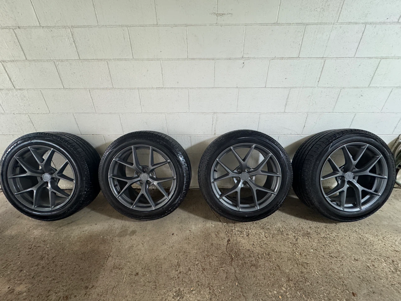 Set of 4 Venom Power Tires with Alloy Rims