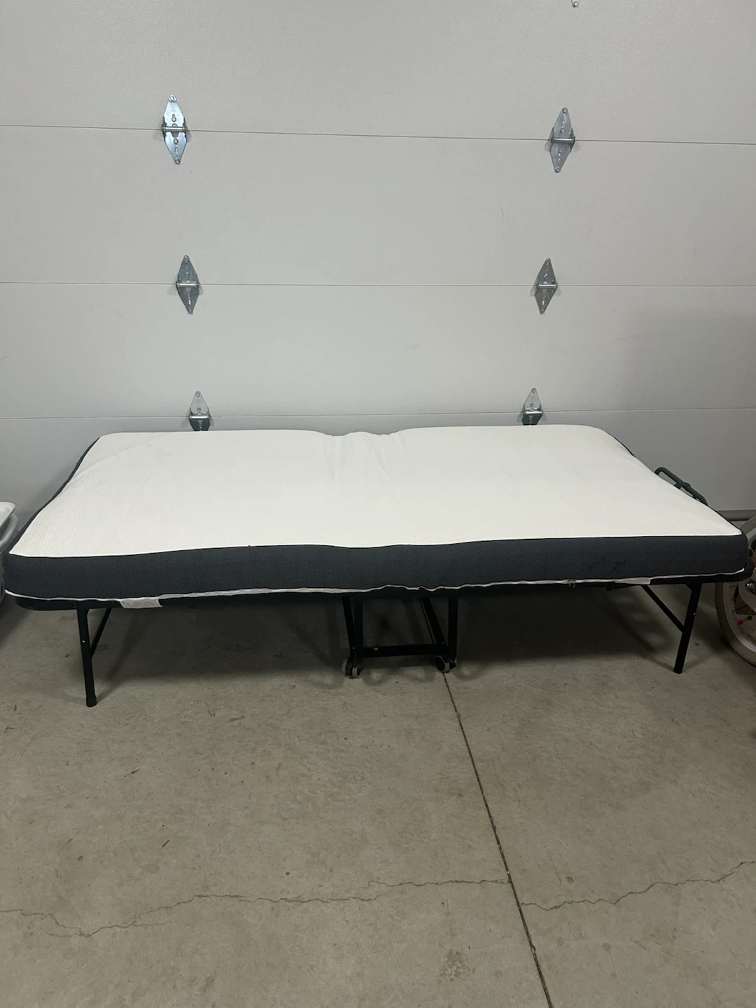 Folding Twin Bed with Memory Foam Mattress - photo 3