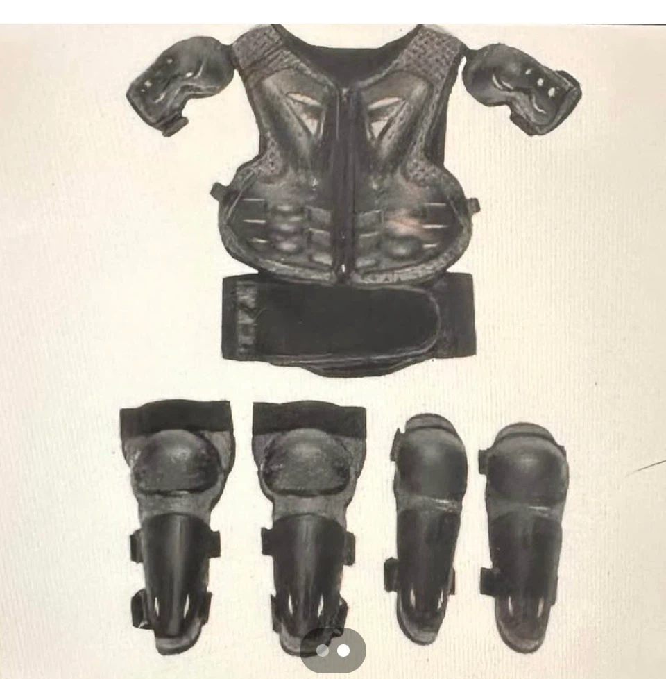 SizeSmall  Motorbick suit  Chest , arm elbow Kneepad