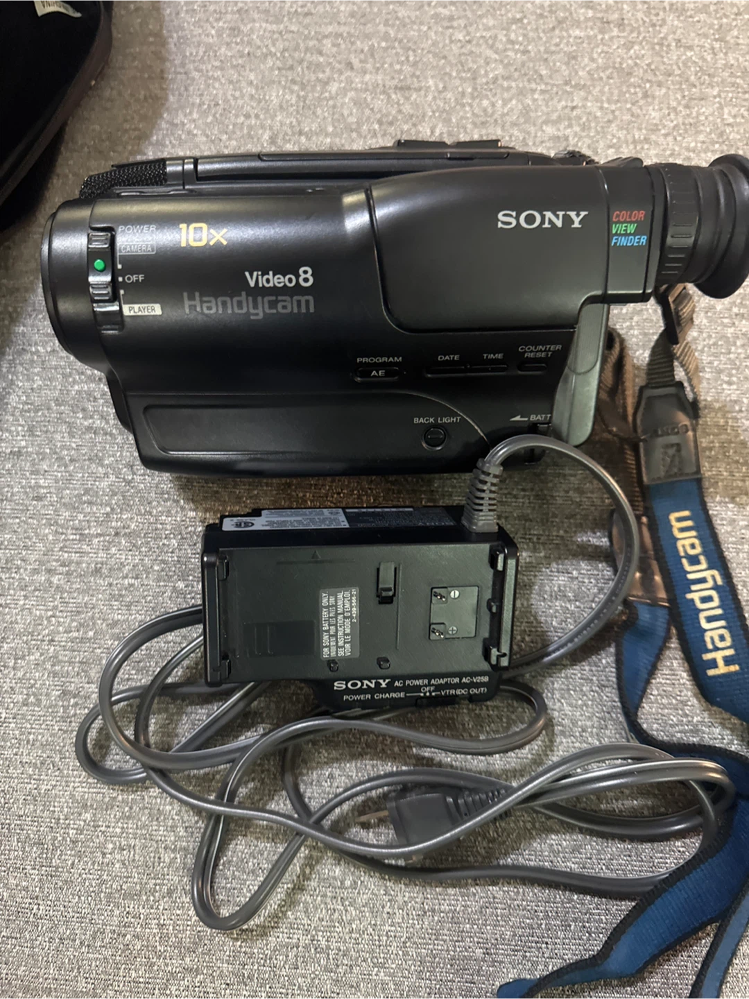 Sony Video 8 Handycam CCD-TR70 - photo 2