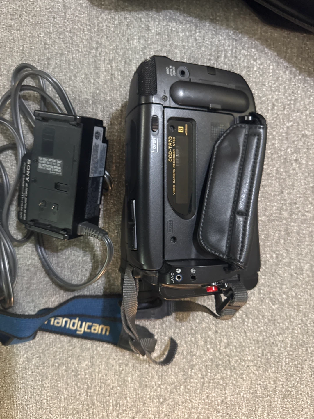 Sony Video 8 Handycam CCD-TR70 - photo 4
