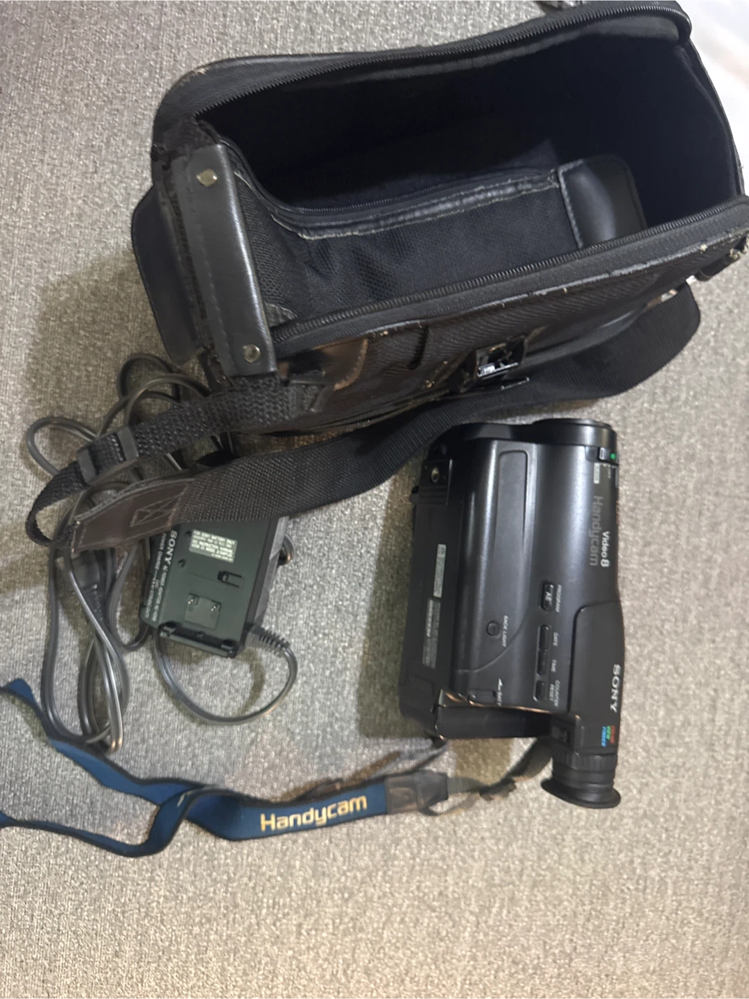 Sony Video 8 Handycam CCD-TR70 - photo 5