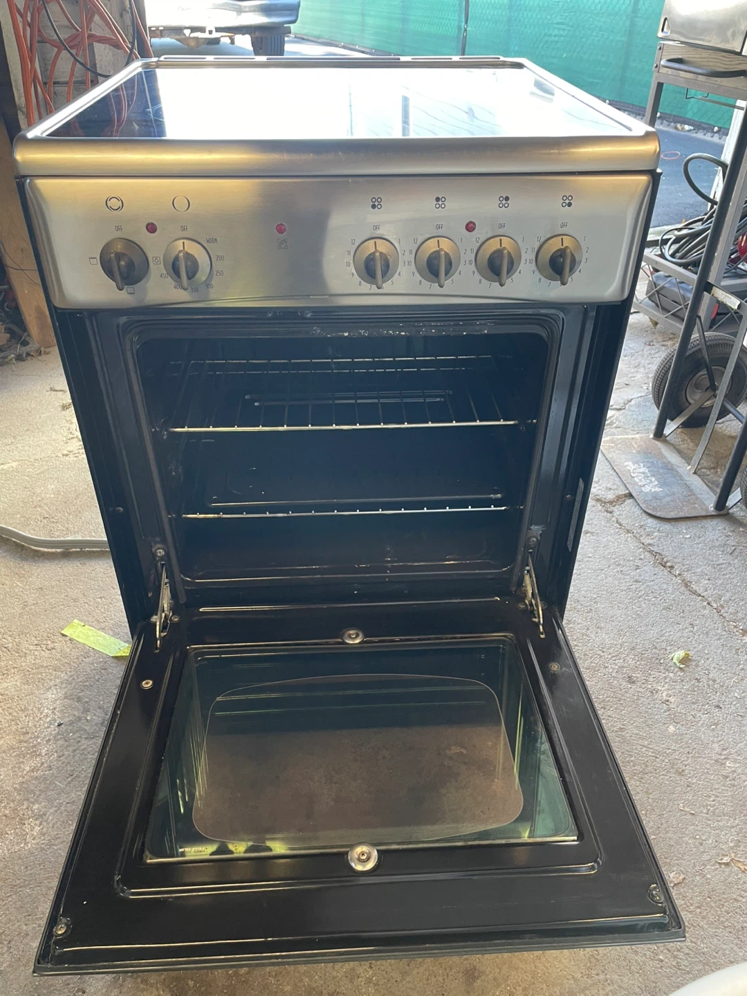 Avanti electric stove 24 inch glass top - photo 2
