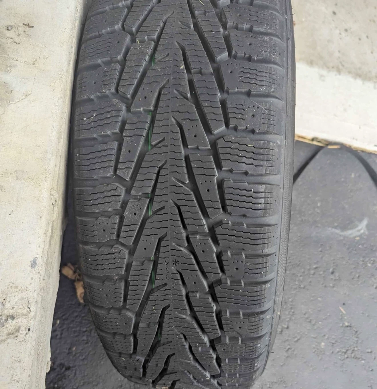 235/65/17 Winter Nokian Tires and Rims