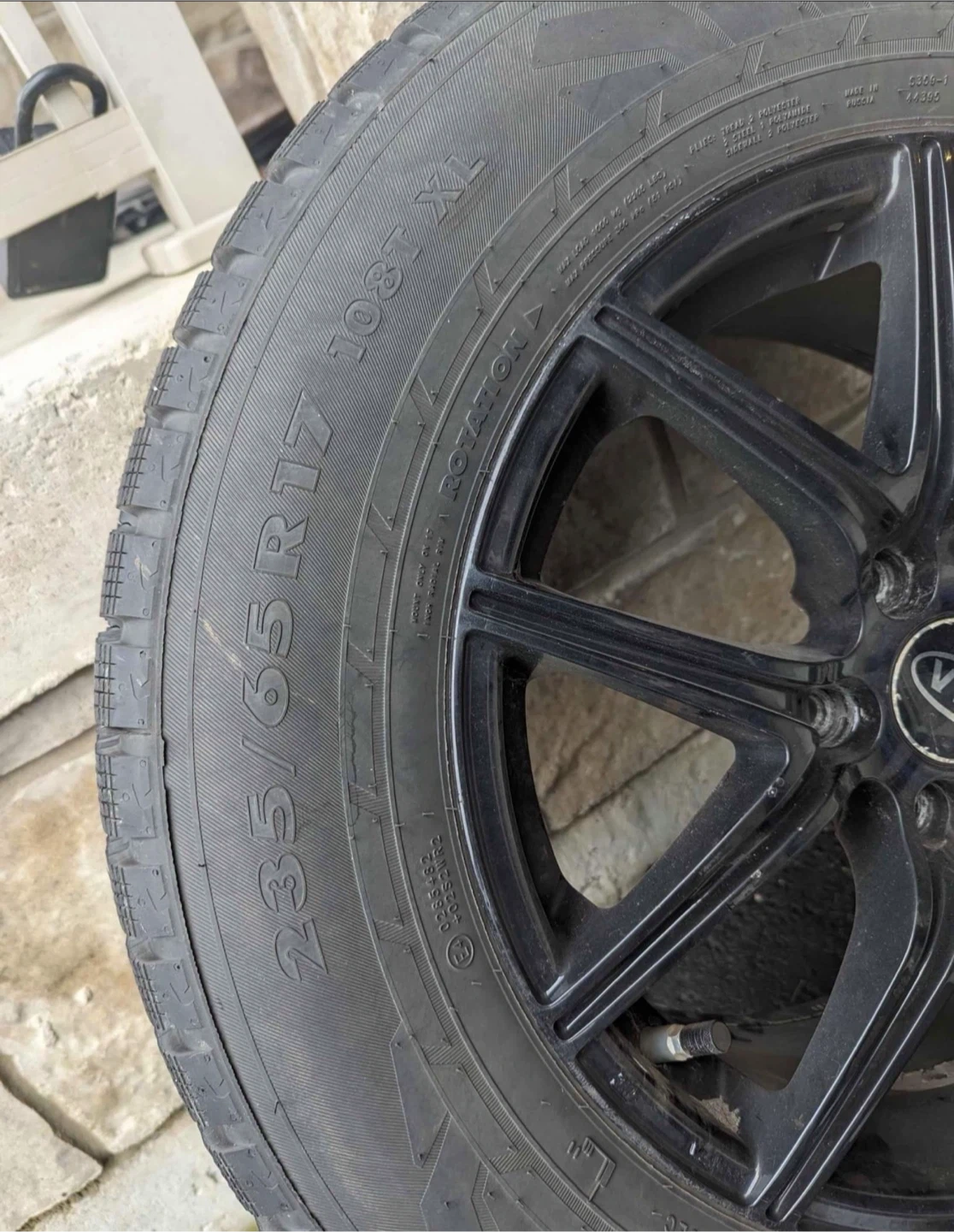 235/65/17 Winter Nokian Tires and Rims - photo 4