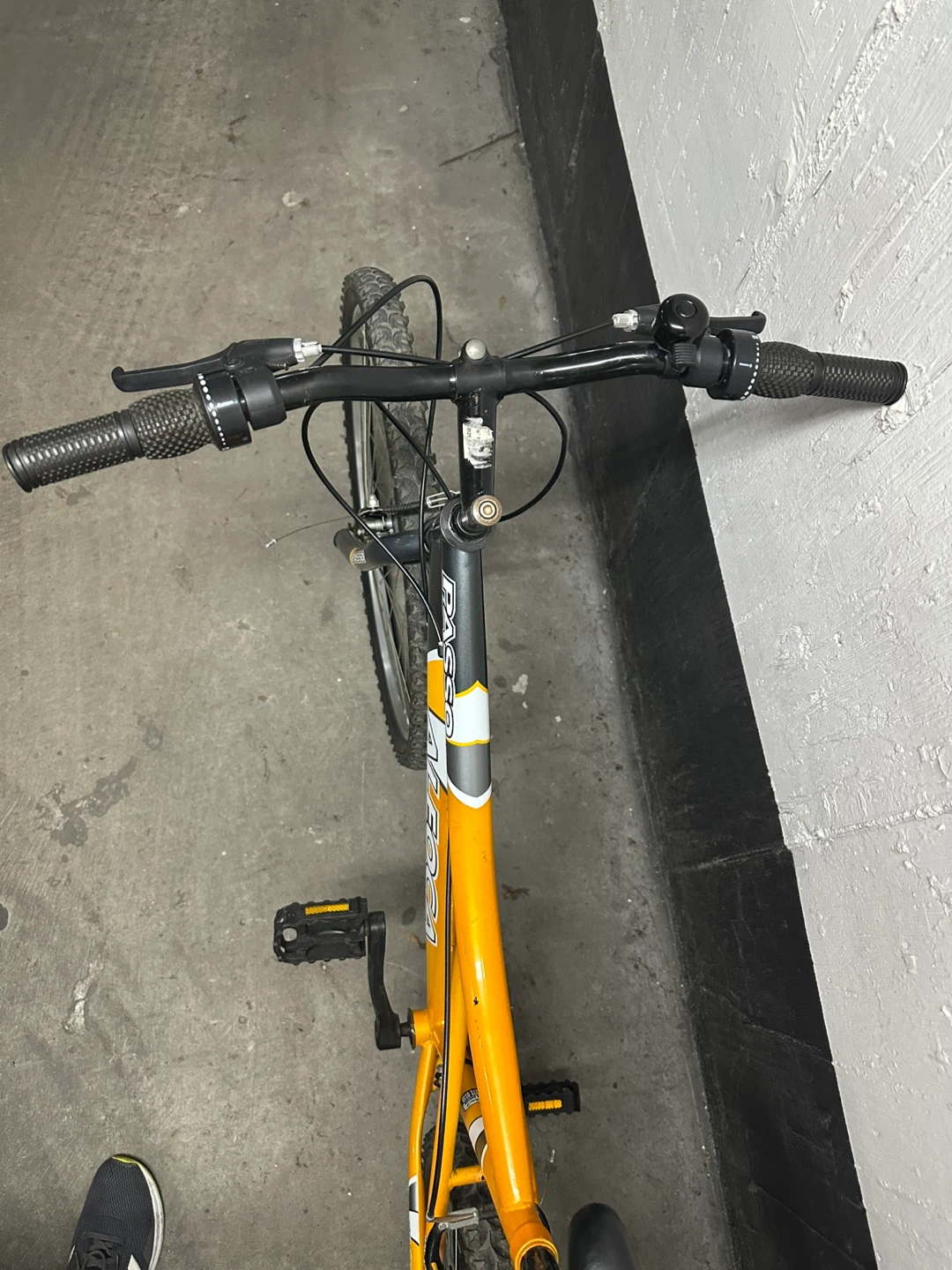 Aleoca Passo 18-Speed Mountain Bike - photo 5
