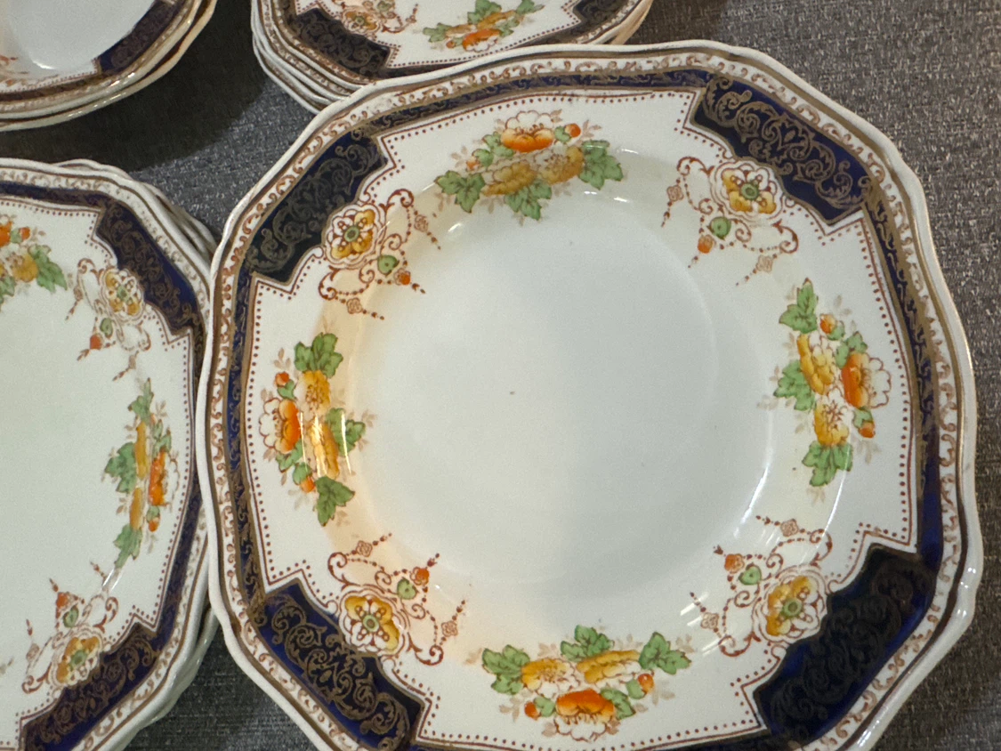 Vintage Floral Dinnerware Set - photo 2