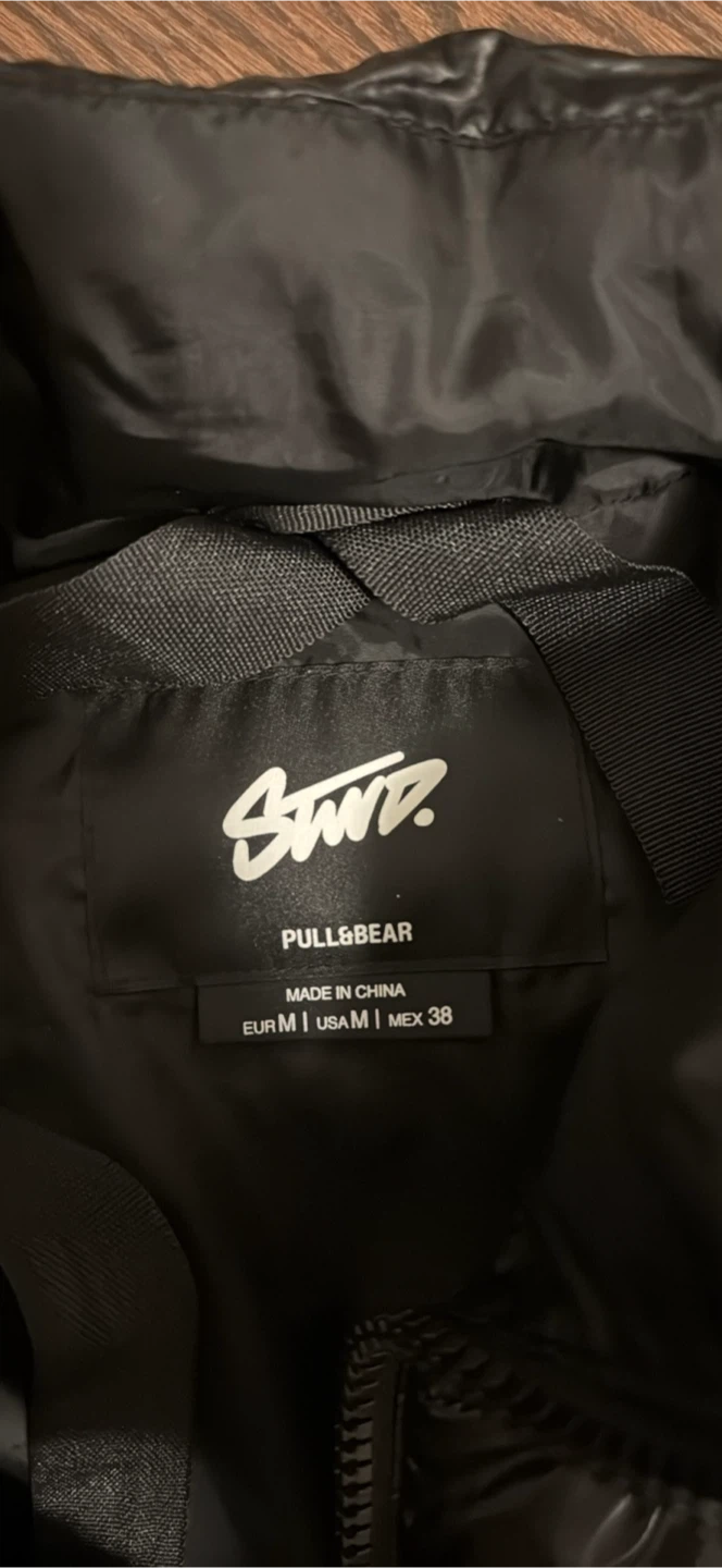 Pull&Bear Black Puffer Jacket - photo 3