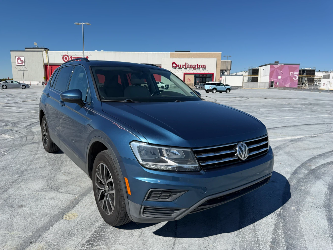 Volkswagen Tiguan SUV - photo 3