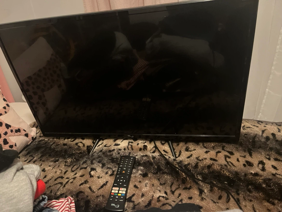 RCA 32-inch LED Smart TV