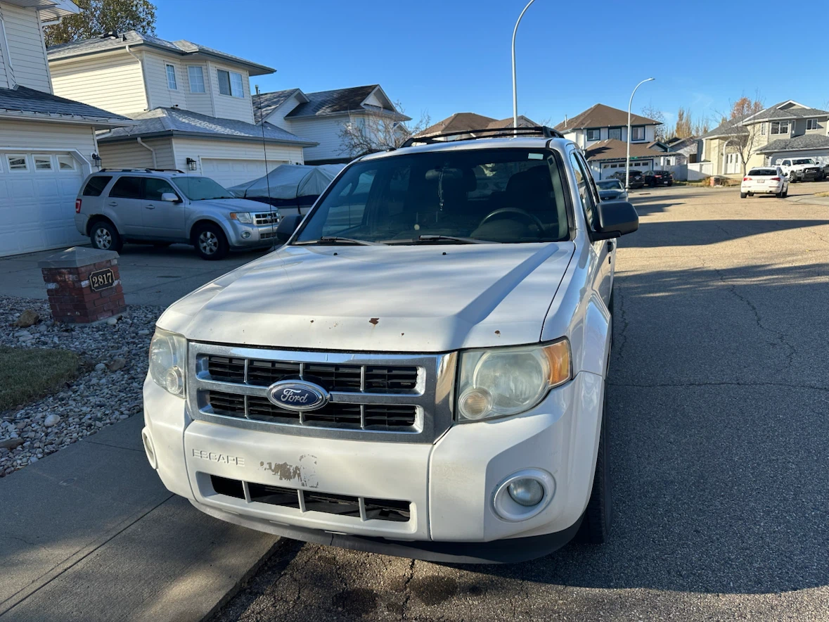 White Ford Escape SUV - photo 2