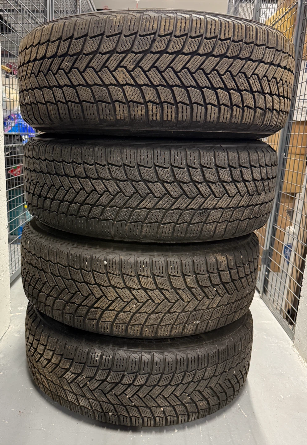 4 Michelin X-Ice Snow Winter Tires 235/65R17 with Steel Rims - photo 2
