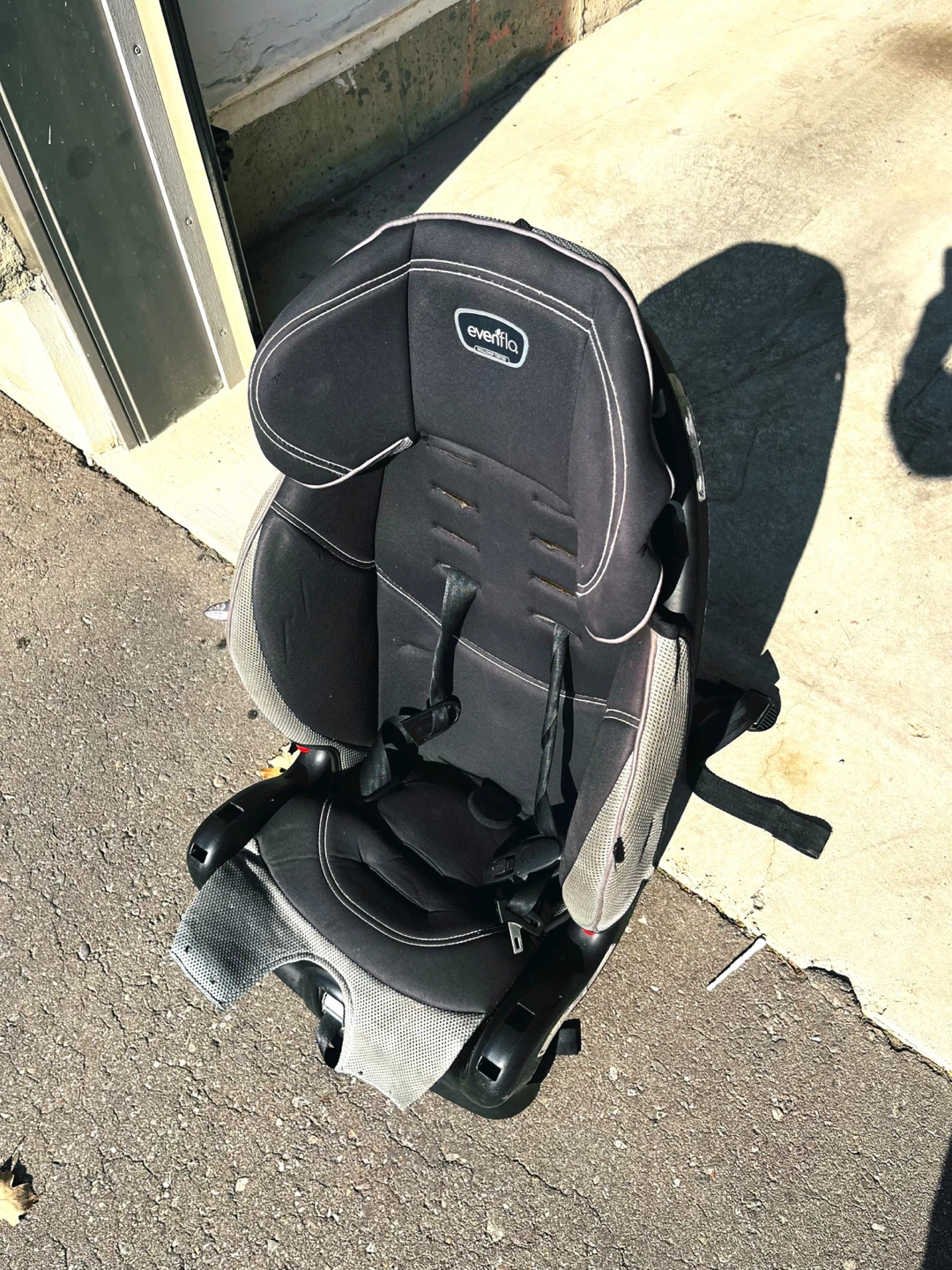 Evenflo toddler car seat - photo 2