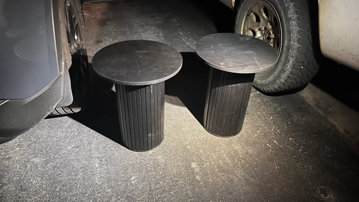 2 black side tables - photo 2