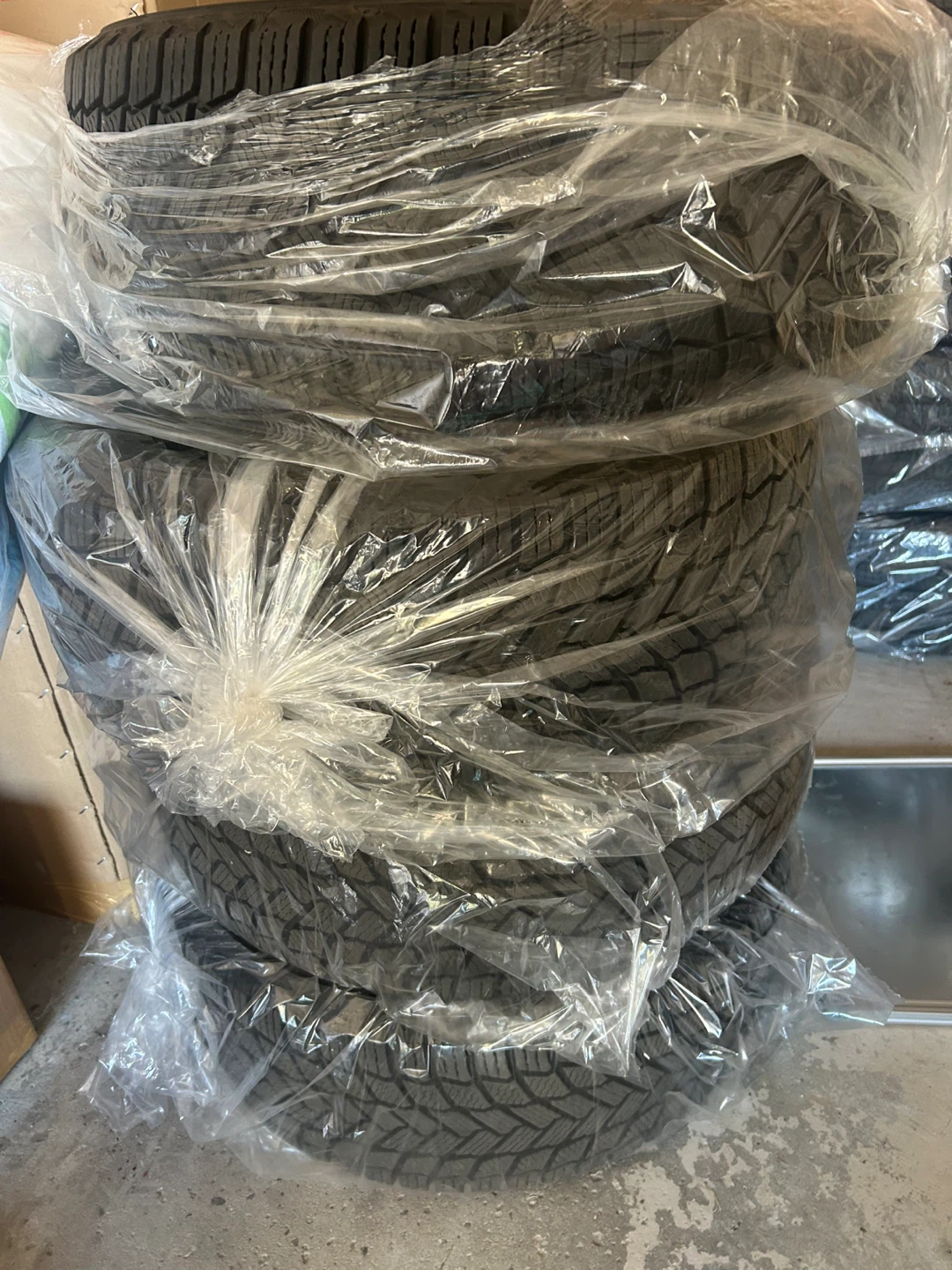 Winter Tires: Set of 4 Michelin 205/55R17 Tires - photo 2
