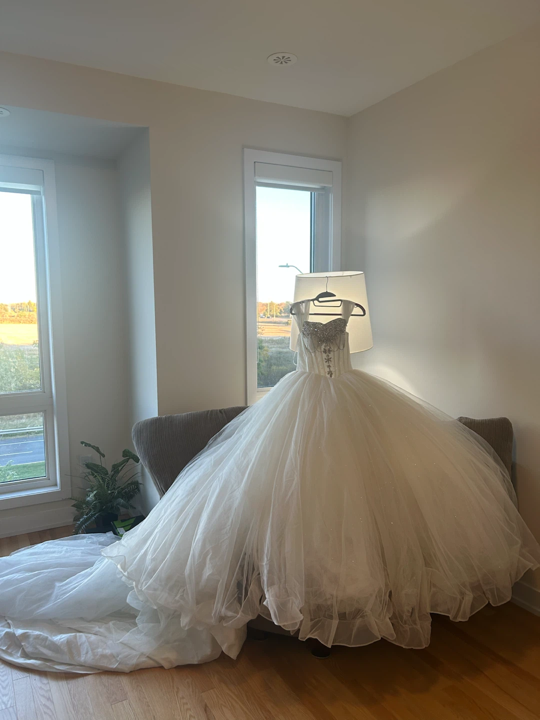 White Ball Gown Wedding Dress - photo 2