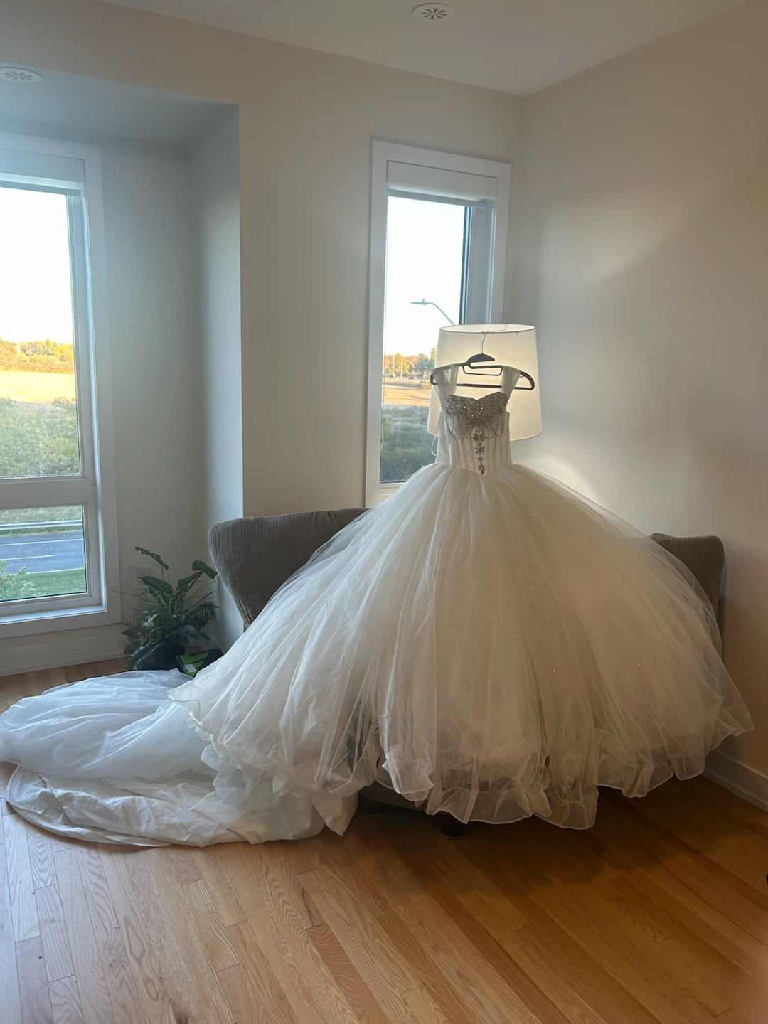White Ball Gown Wedding Dress - photo 3