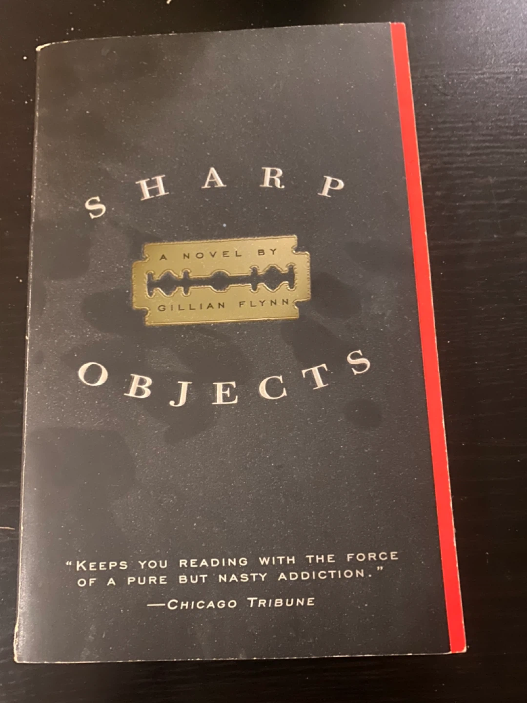 Sharp Objects by Gillian Flynn