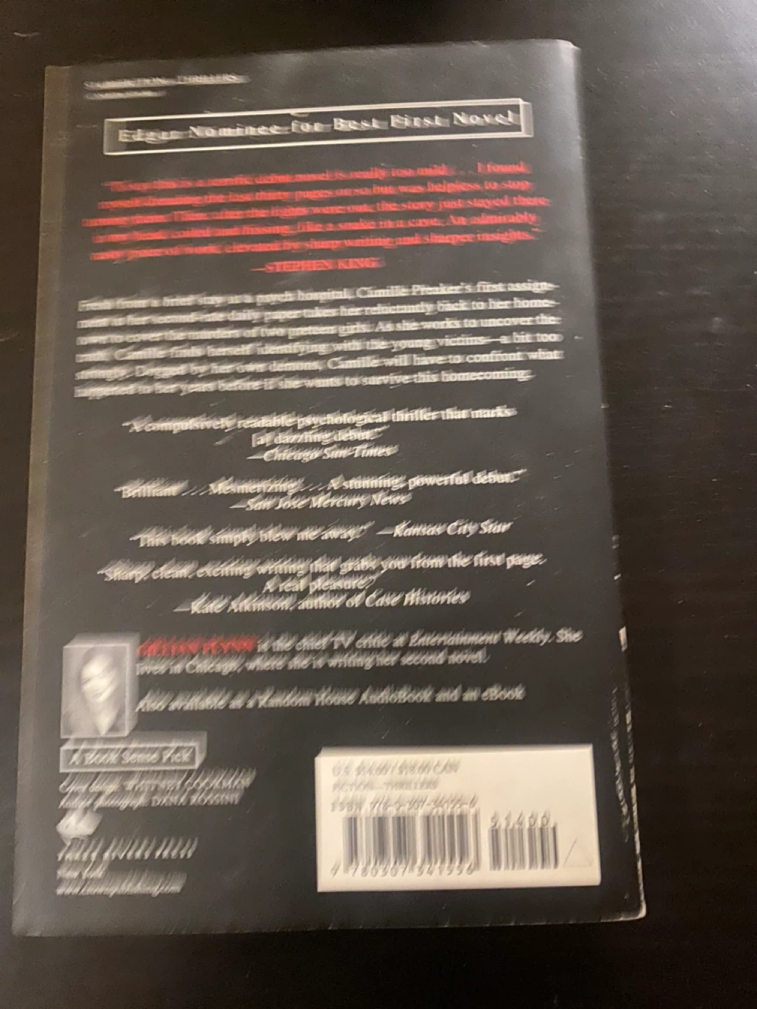 Sharp Objects by Gillian Flynn - photo 2