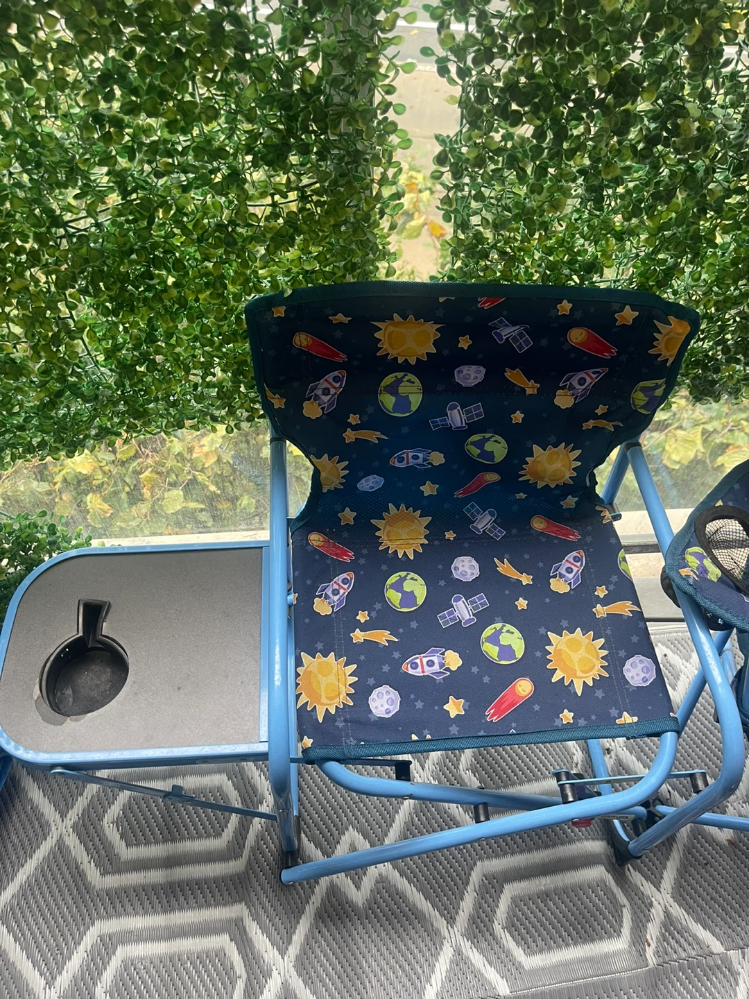 Two kids space-themed folding camping chairs - photo 2