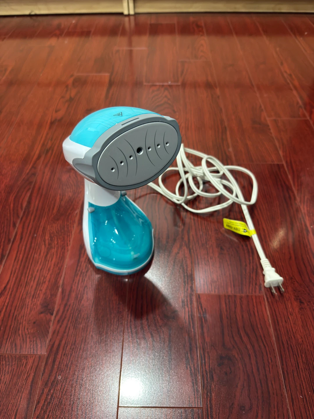 BEAUTURAL Handheld Garment Steamer - photo 2