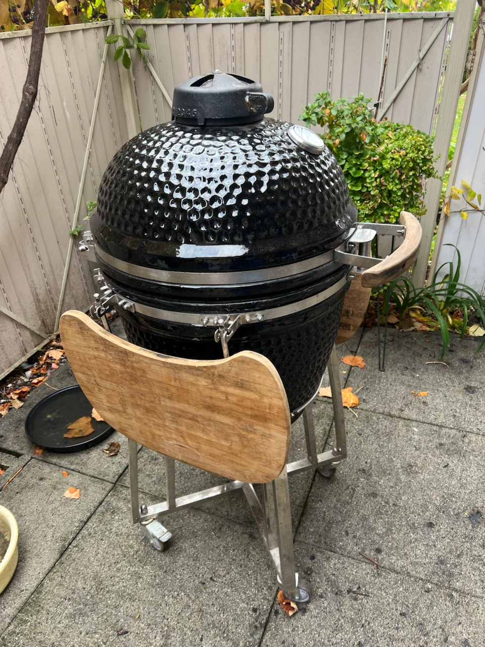 Louisiana Grills Kamado Ceramic Charcoal BBQ
