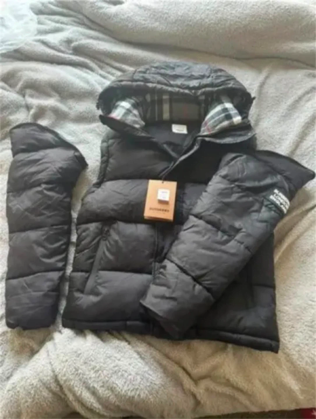 Burberry Detachable Sleeve Puffer Jacket - photo 2