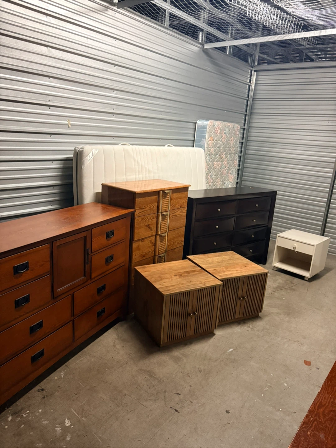 Dresser mattress night tables - photo 3