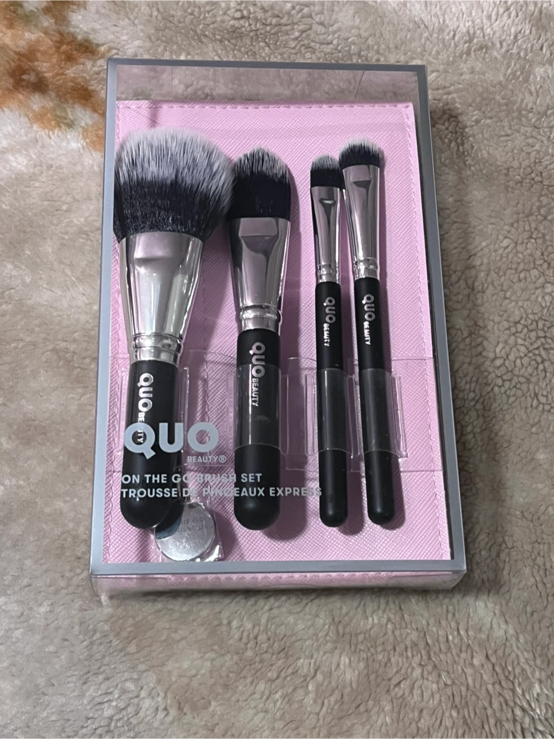 BNIB Quo Makeup Brush Set