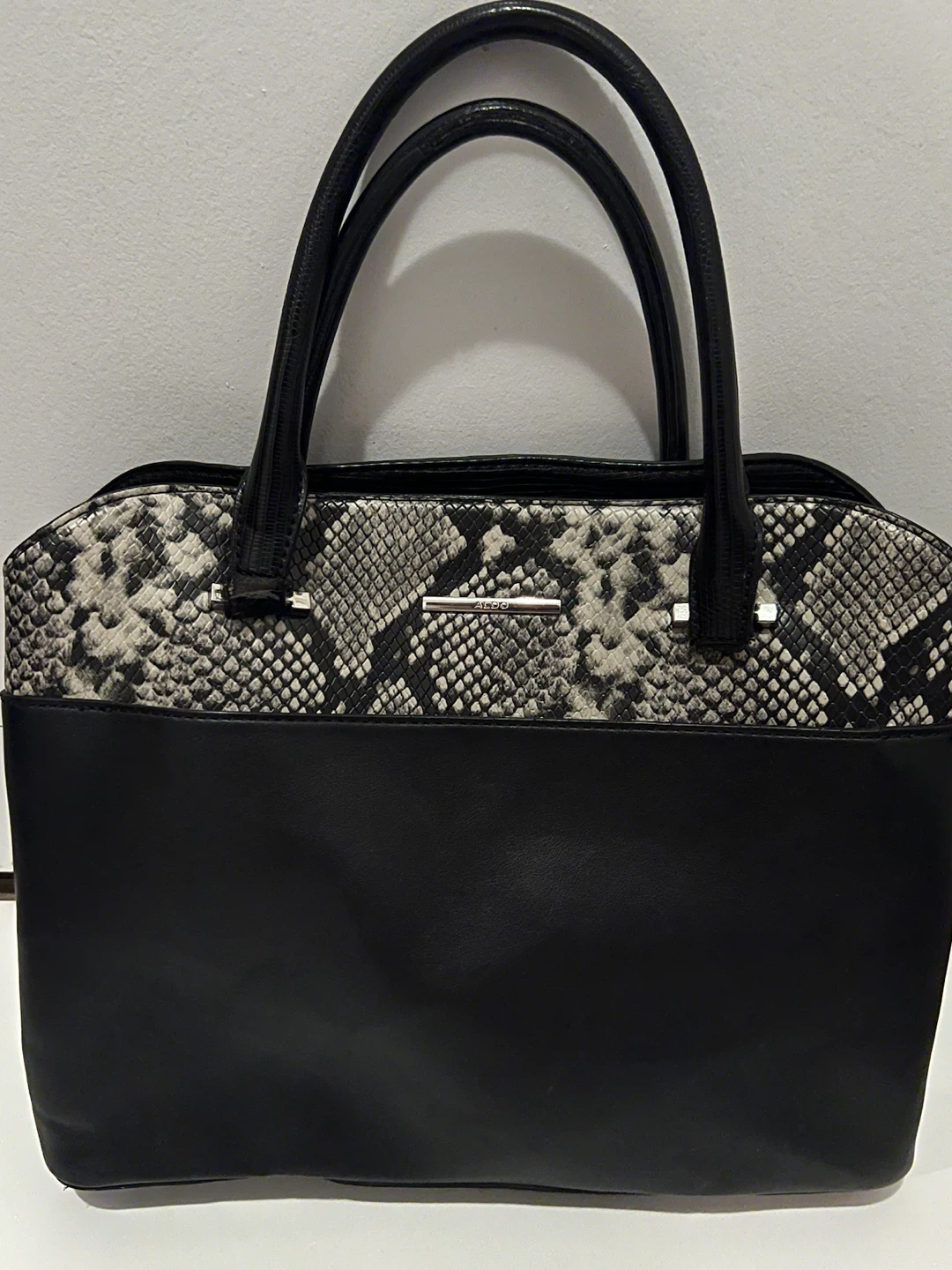 Set of 4 Stylish Handbags - photo 2