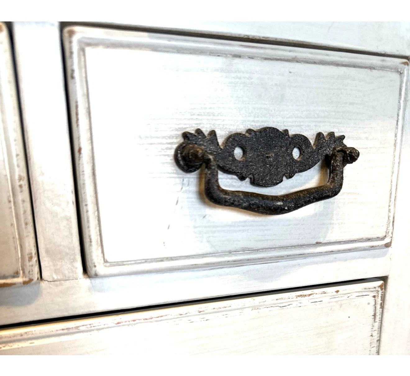 White solid wood Dresser - photo 2