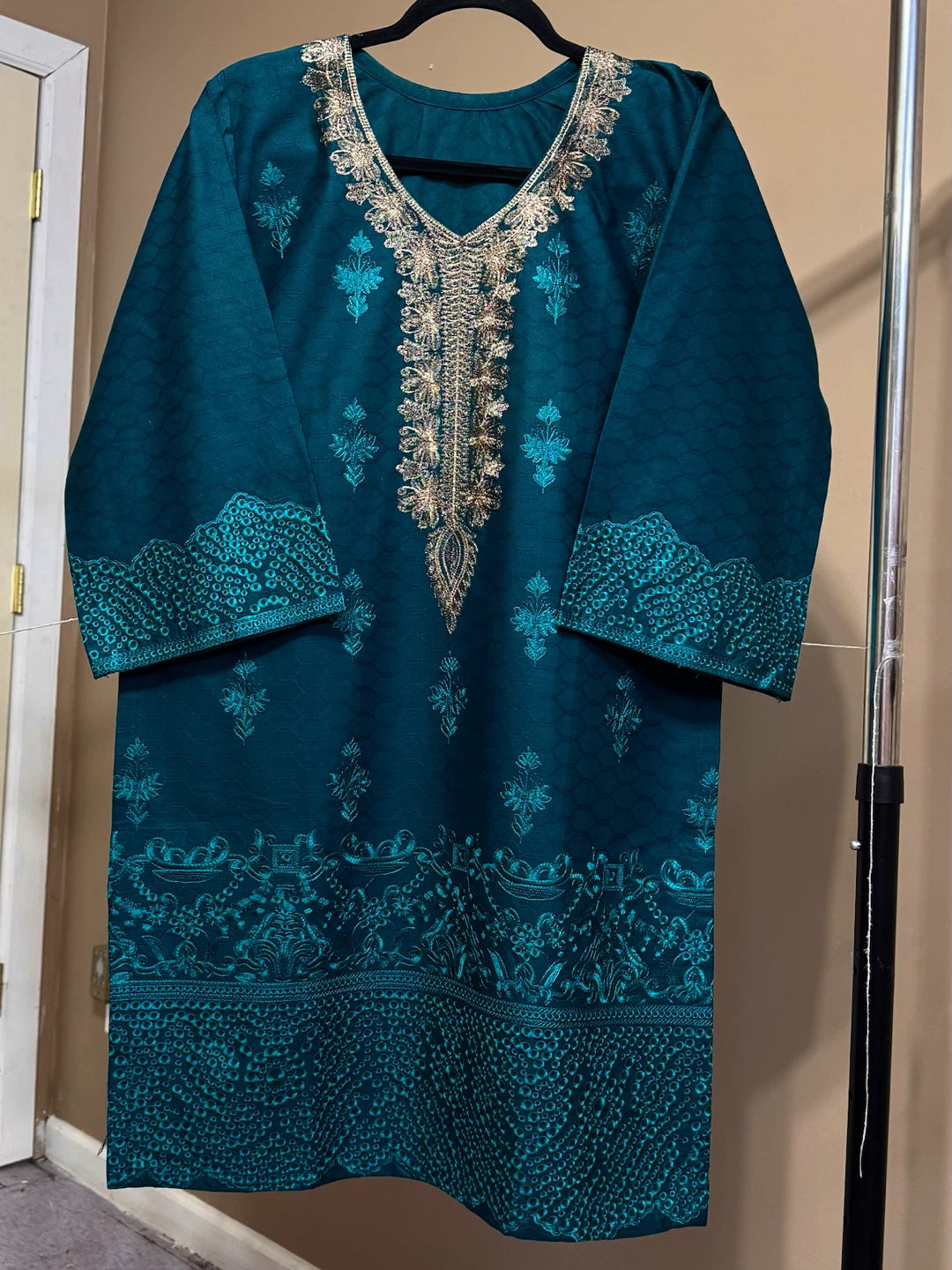 Pakistani cotton embroidered kurti - photo 2